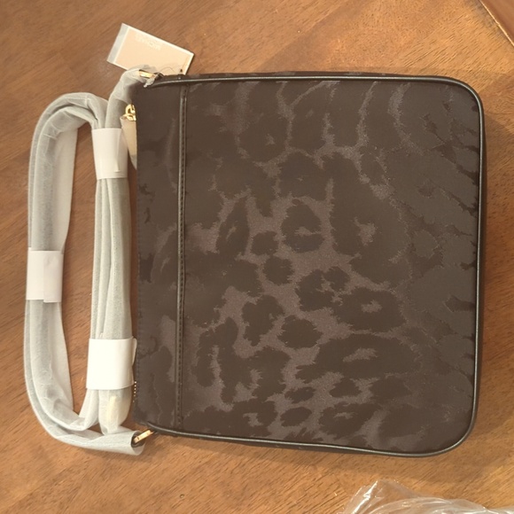 NWT Michael Kors Jet Set Lg Crossbody Printed - Picture 5 of 6